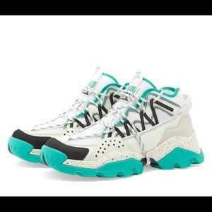 Meet your Posher, Nicholas